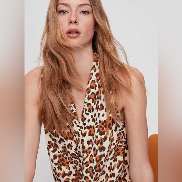 Aritzia Babaton | Akira Sleeveless Blouse | Cairo Gold/Gold | M - Picture 3 of 13